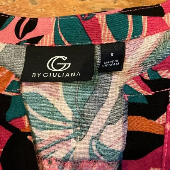 G by Giuliana Serafina Tiered V-Neck Dress Pink Combo, Small - Picture 2 of 8